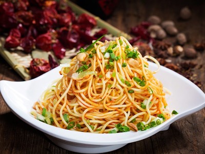 簡(jiǎn)單易學(xué)的 香菇拌面